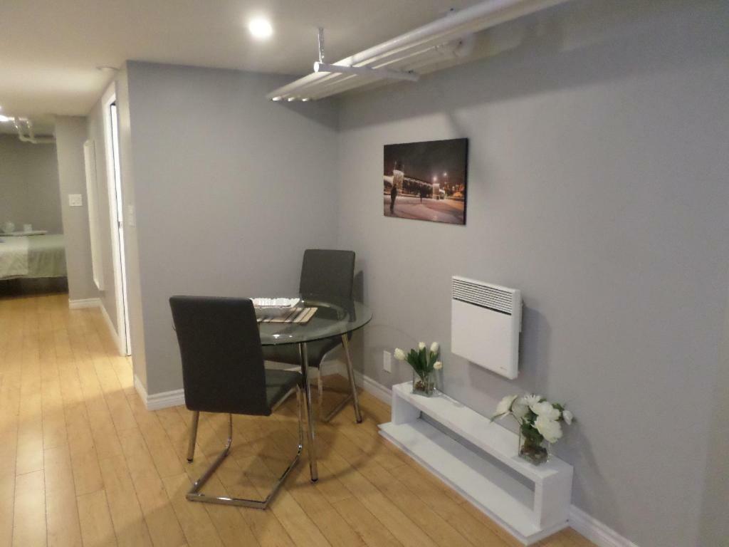 Fantastic And Modern Downtown 1-Bed Basement Apt., Parking Wi-Fi And Netflix Included Ottawa Bagian luar foto